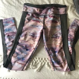 Pastel pattern leggings